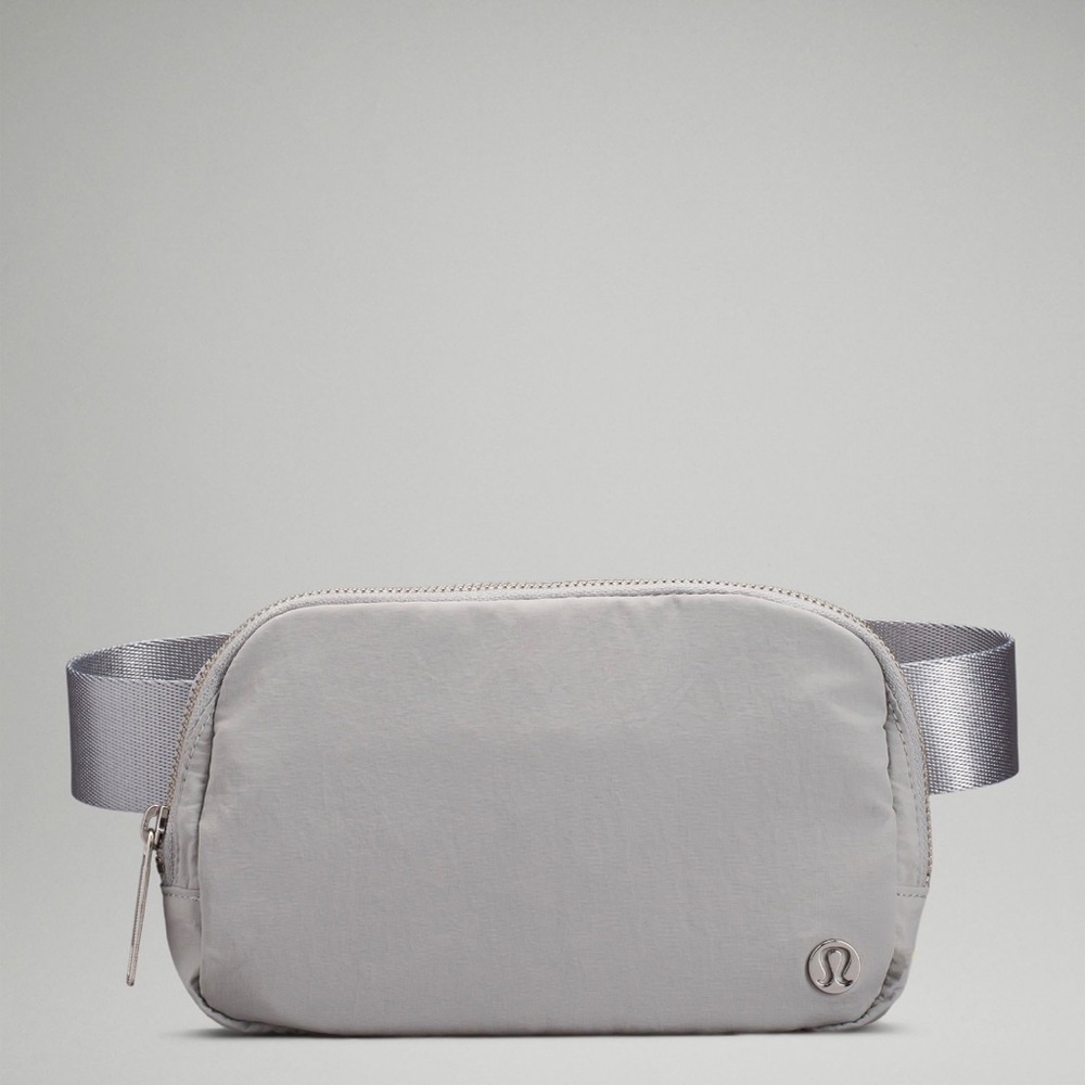 Lululemon Everywhere Belt Bag - Seal Grey